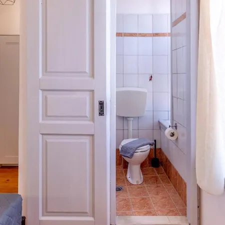 Traditional House Affittacamere 3*