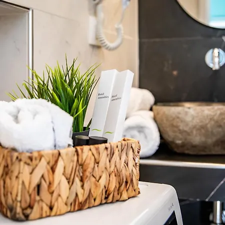 Traditional House Affittacamere 3*